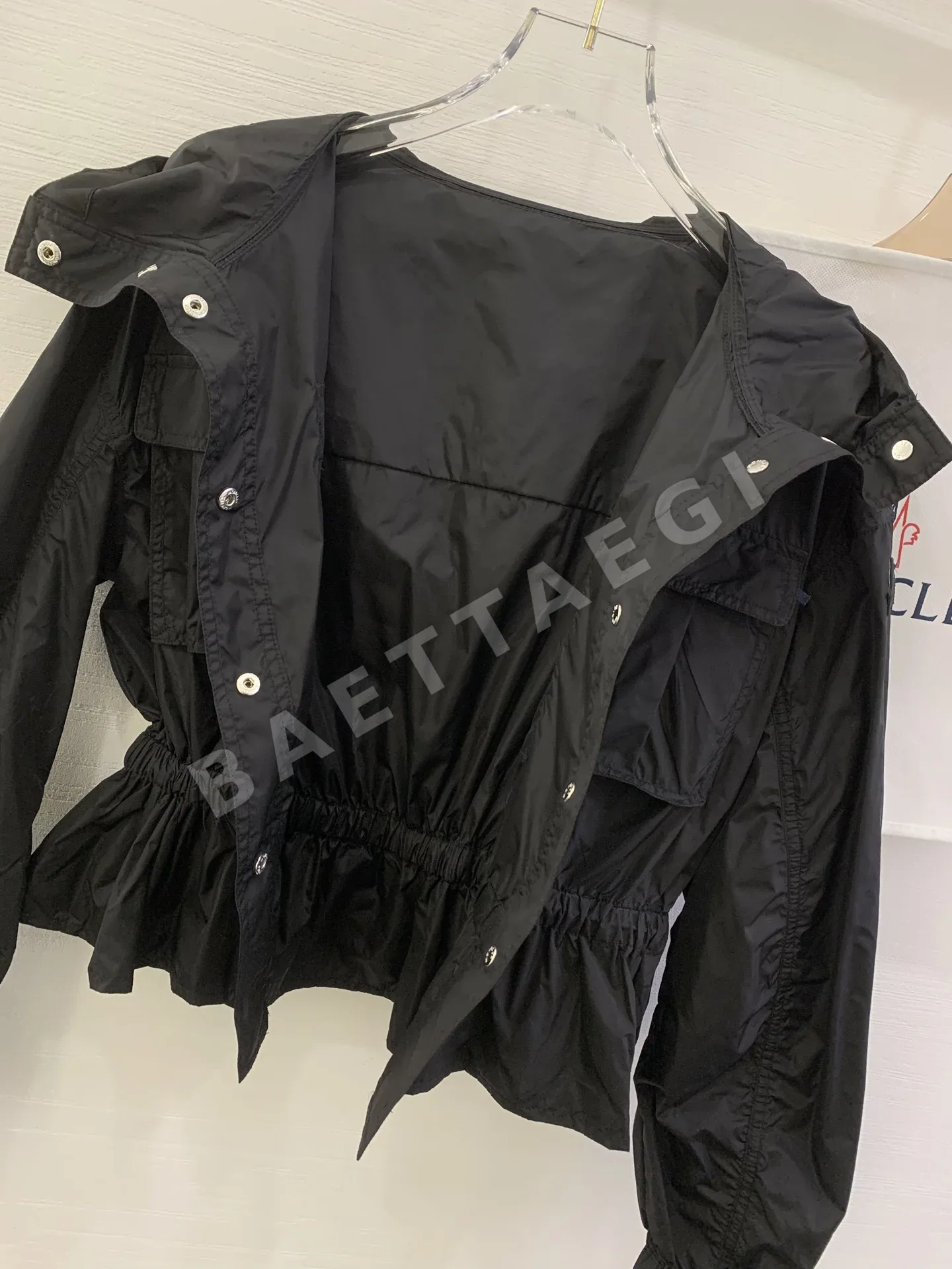몽클레르 여성 블랙 화이트 플리츠 원피스 레플리카 6516 상세 이미지 9