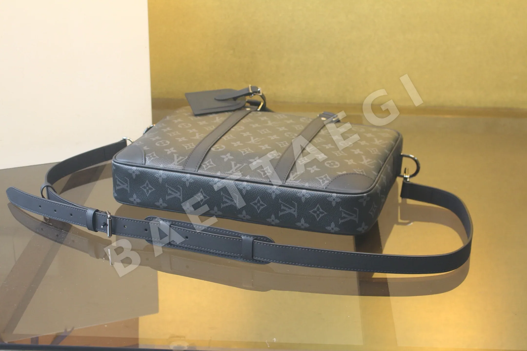 루이비통 M46457 VOYAGE 스몰 브리프케이스 가방 상세 이미지 3