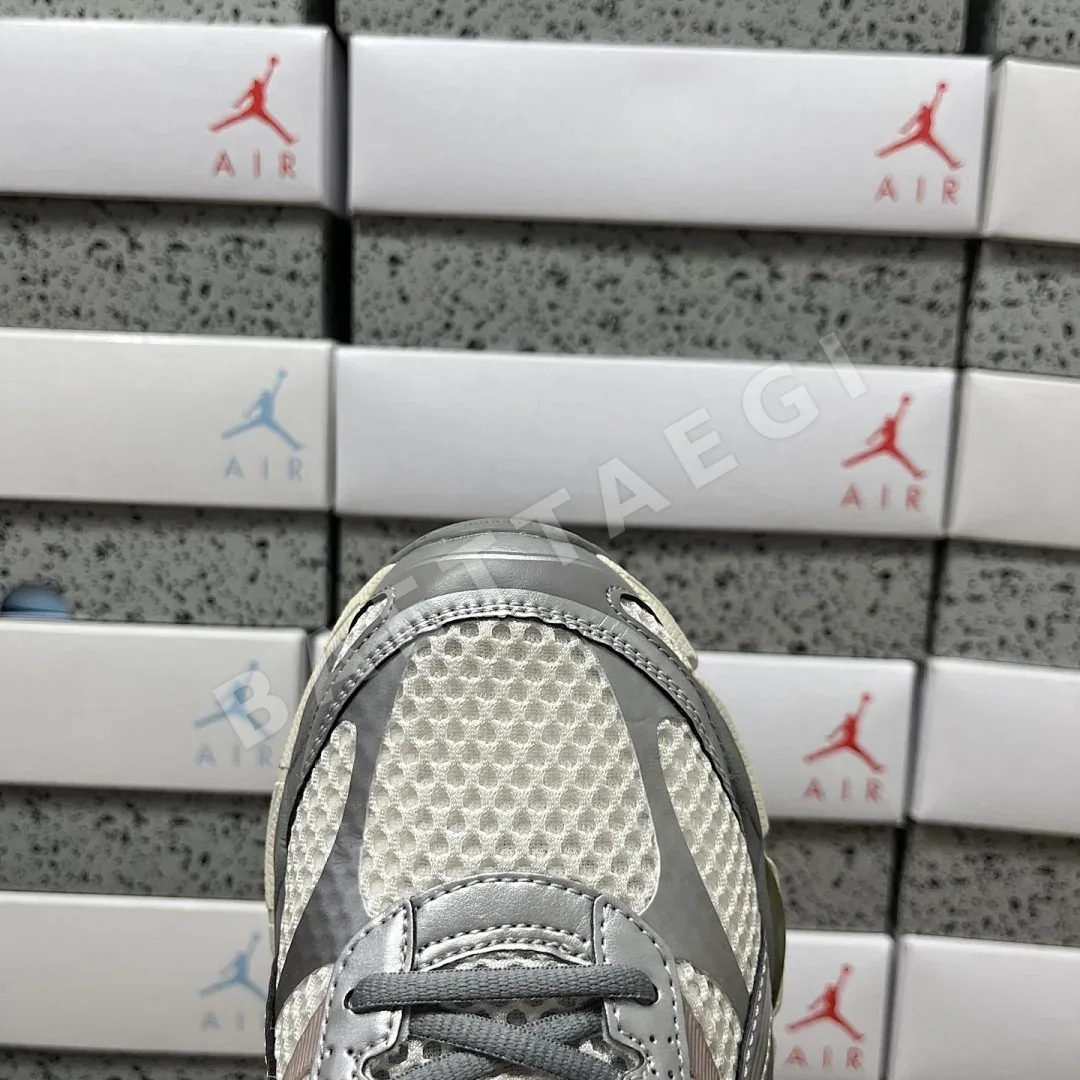 아식스 [TOP] 젤 큐뮬러스 16 1203A733-101 200299 Asics Gel-Cumulus 16 Cream Clay Grey 상세 이미지 6