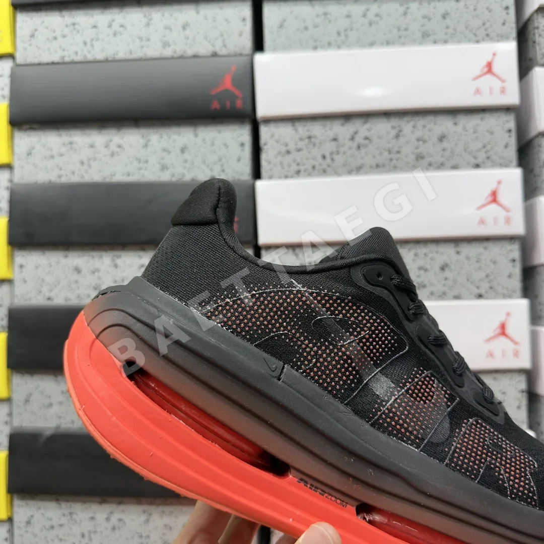 나이키 [5A] 보메로 프리미엄 HQ2050-002 201784 Nike Vomero Premium Black Bright Crimson 상세 이미지 3