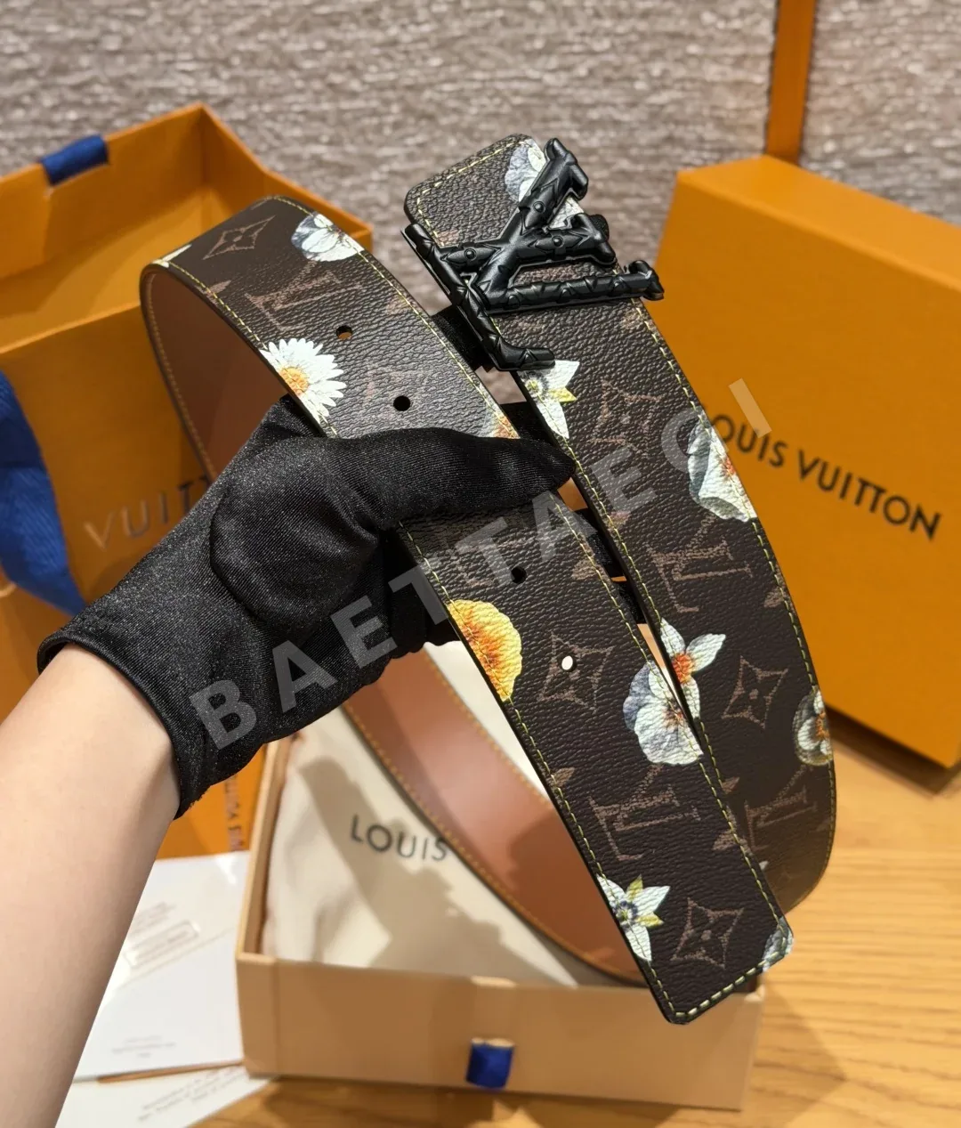 루이비통 모노그램 플라워 리버시블 벨트 상세 이미지 9