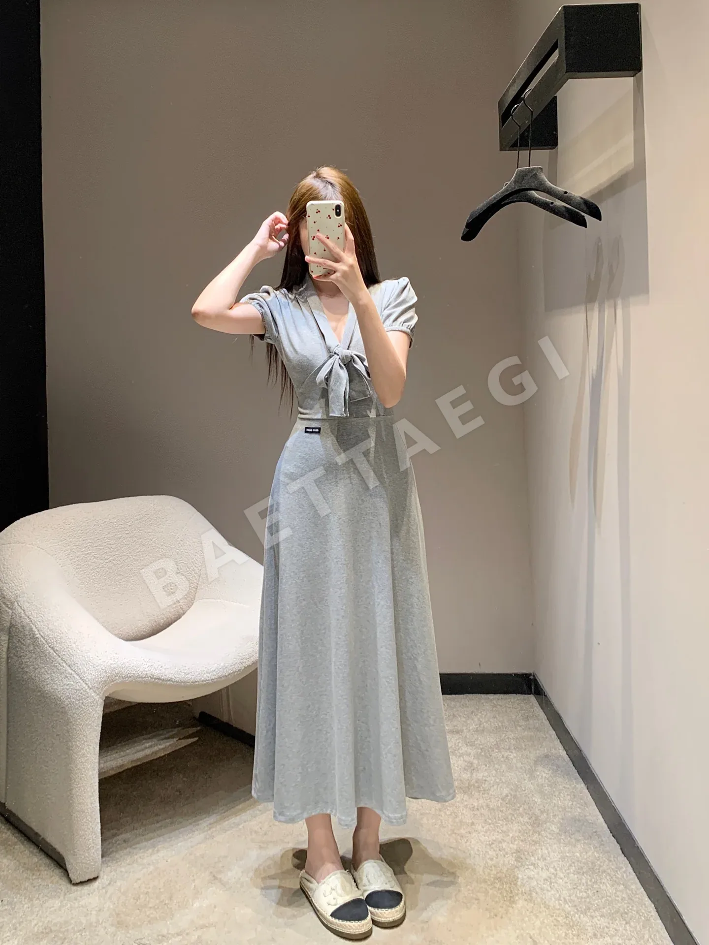 미우미우 보우타이 그레이 코튼 원피스 상세 이미지 4