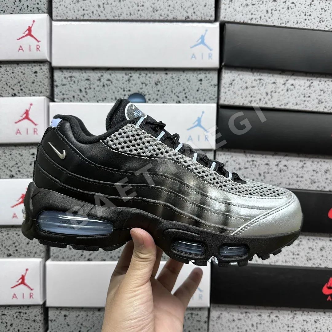 나이키 [GX] 에어 맥스 95 IQ7708-095 201756 Nike Air Max 95 Big Bubble Palace 상세 이미지 3
