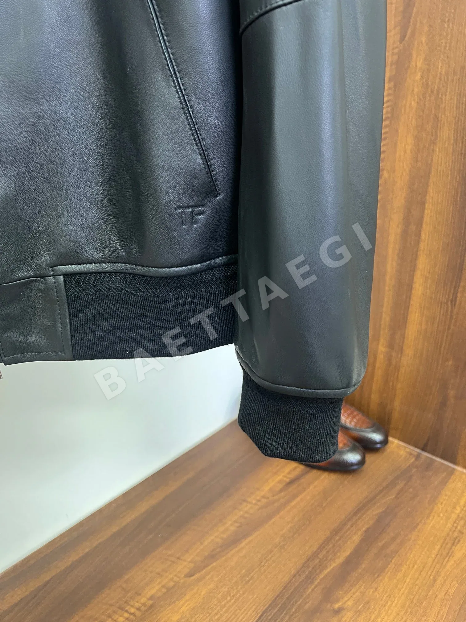 톰포드 램스킨 라펠 남성 가죽 자켓 상세 이미지 8