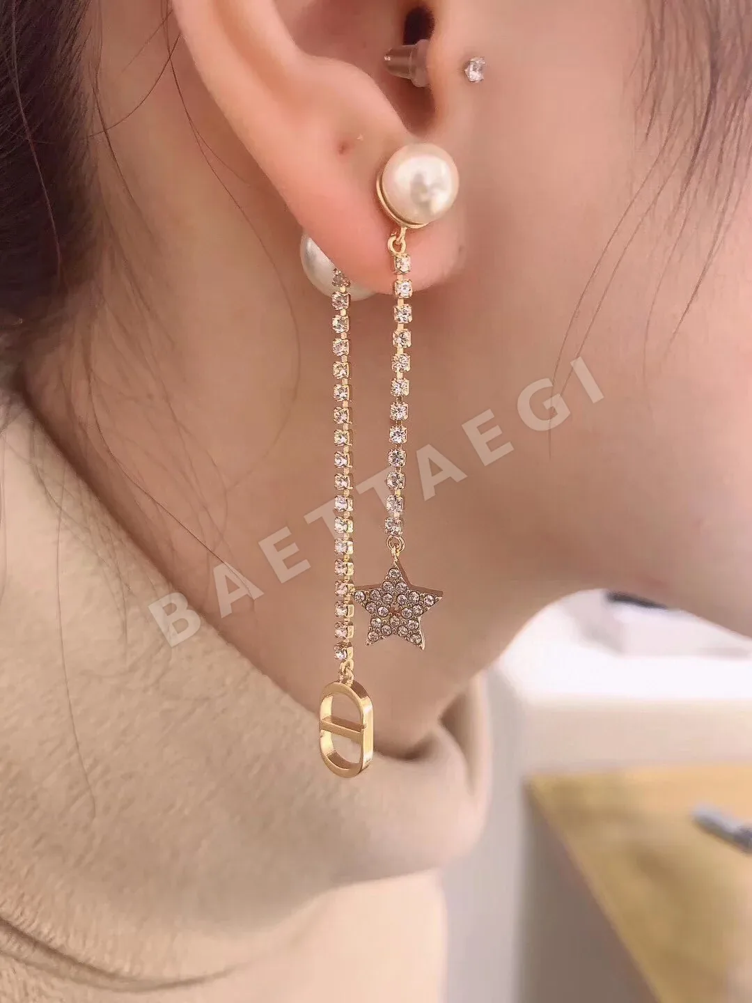 디올 은색 체인 진주 귀걸이 상세 이미지 9