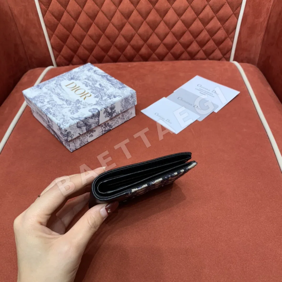 디올 새들 블랙 송아지가죽 지갑 상세 이미지 5