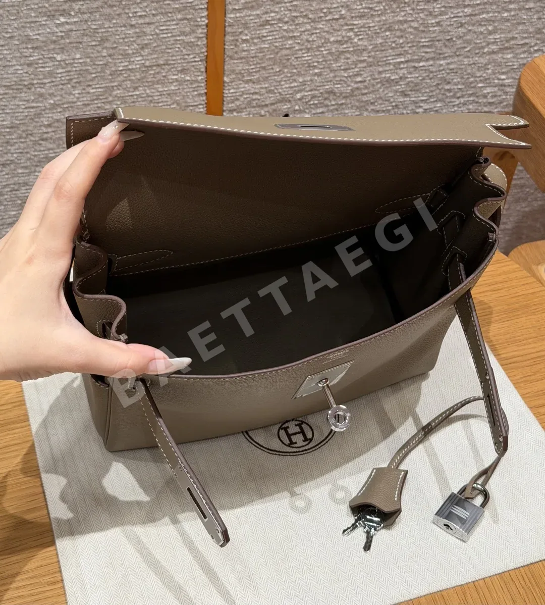 에르메스 켈리 메신저 가방 상세 이미지 6