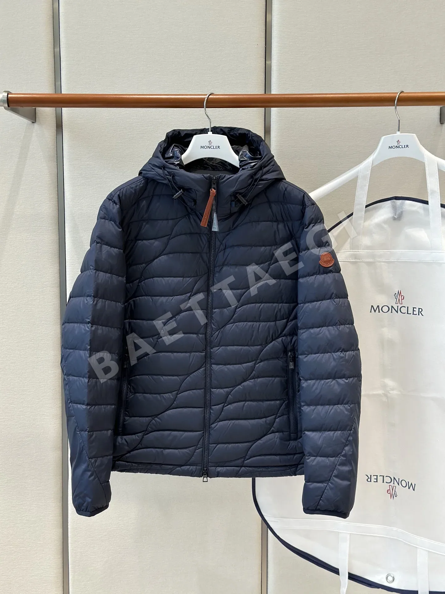 몽클레르 CHITU 남성 경량 다운 패딩 207372
