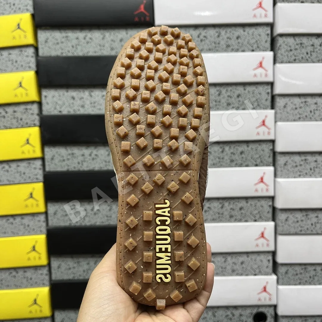 나이키 [GOD] HV8547-200 201597 Nike Moon Shoe SP Jacquemus Fauna Brown 상세 이미지 3