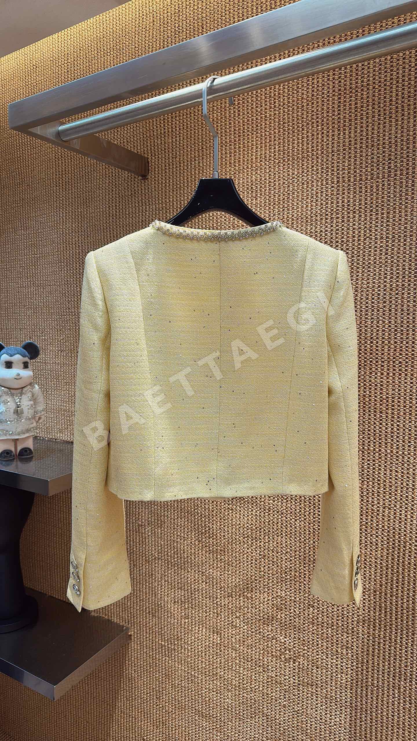 샤넬 크림 옐로우 큐빅 장식 여성 자켓 상세 이미지 6