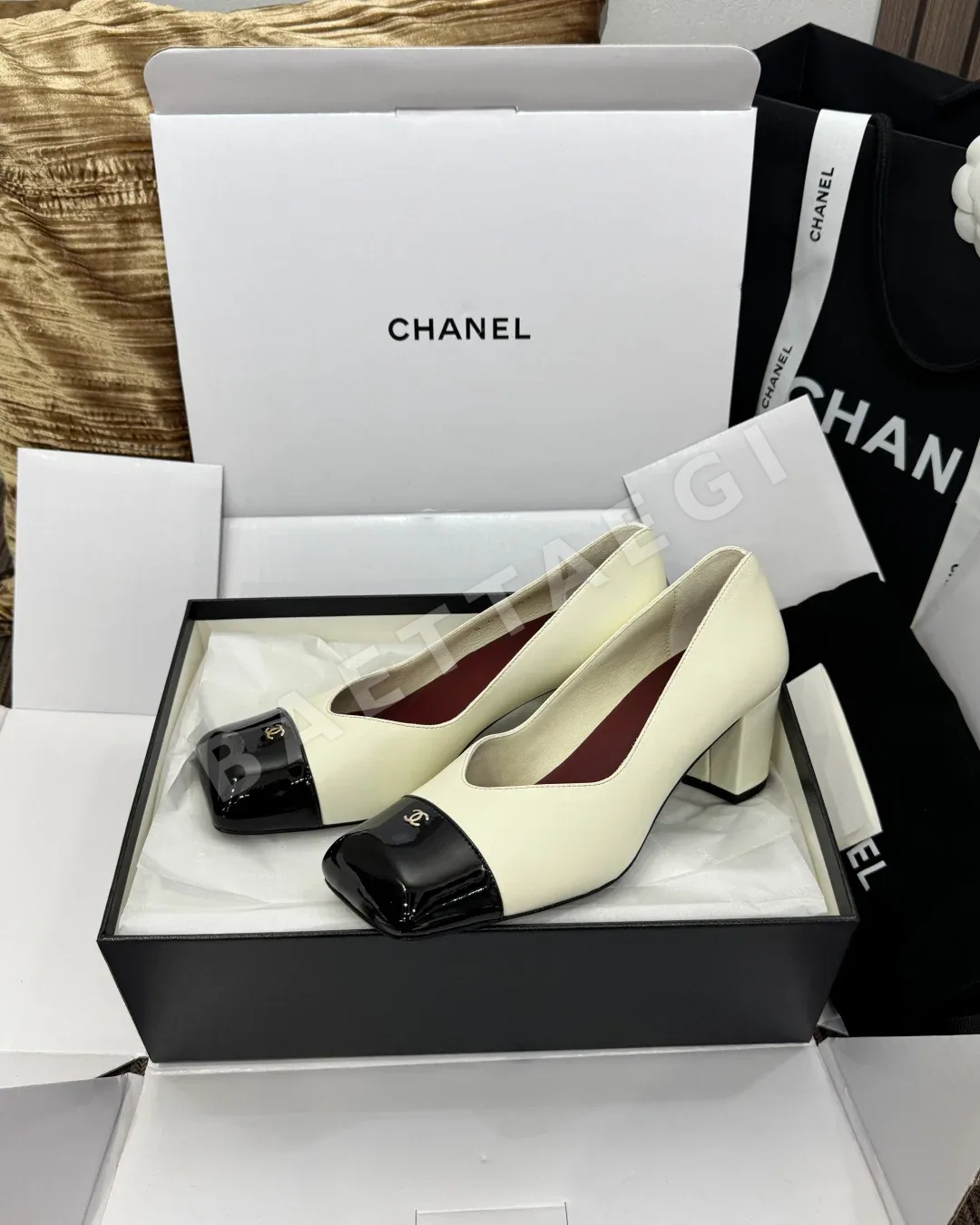 샤넬 힐 여성 램스킨 더블 C 메탈 로고 상세 이미지 3