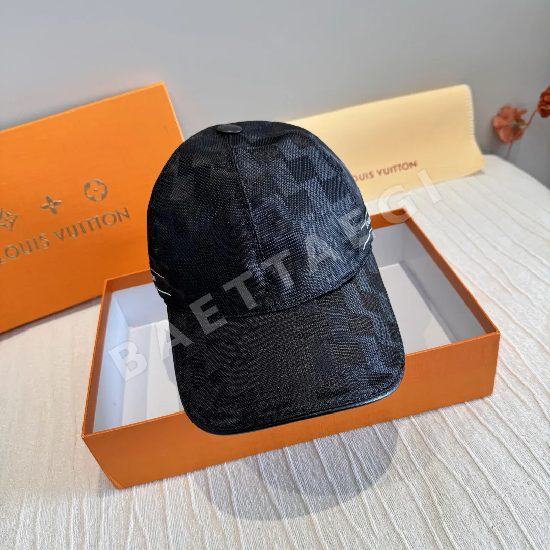 루이비통 체커보드 패턴 소가죽 야구모자 186118