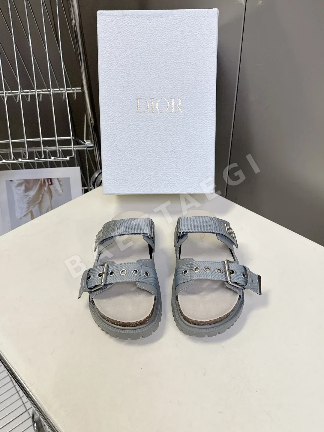디올 더블 버클 플랫폼 샌들 98410