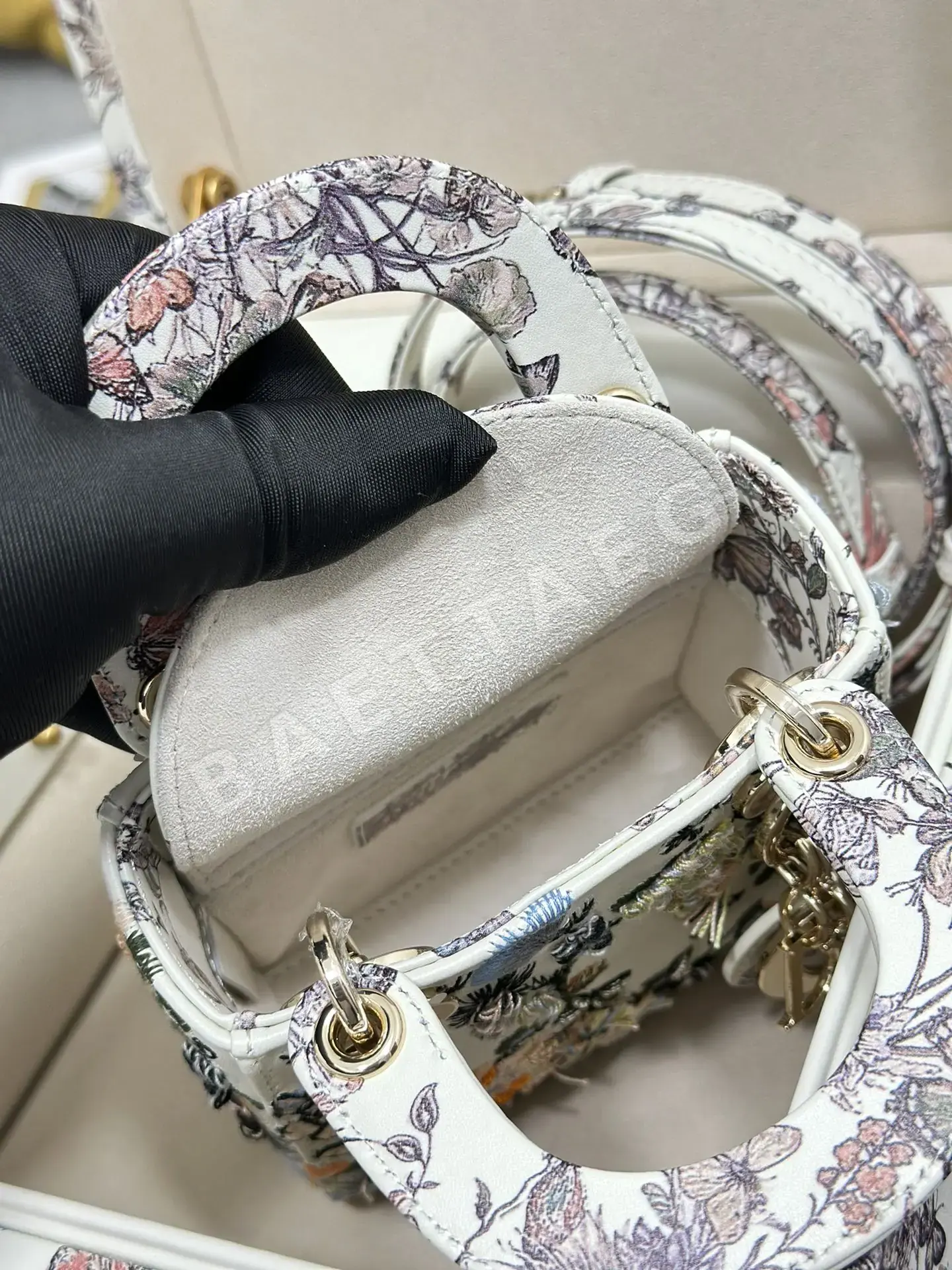 디올 레디 울트라미니 램스킨 핸드백 상세 이미지 8