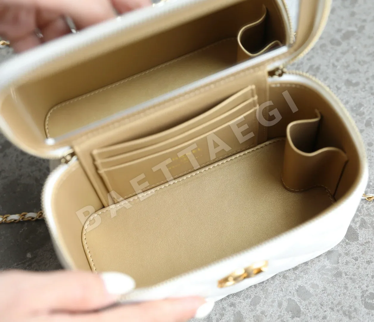 샤넬 더블 골드 비즈 코스메틱 박스 가방 상세 이미지 8