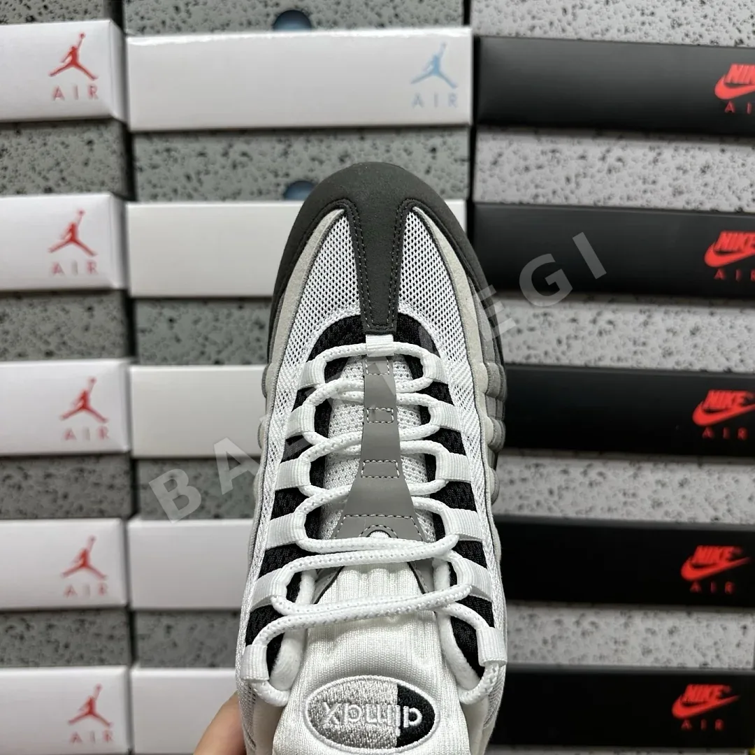 나이키 [KZ2.0] 에어 맥스 95 OG HM4740-007 201561 Nike Air Max 95 OG Big Bubble Granite 상세 이미지 5
