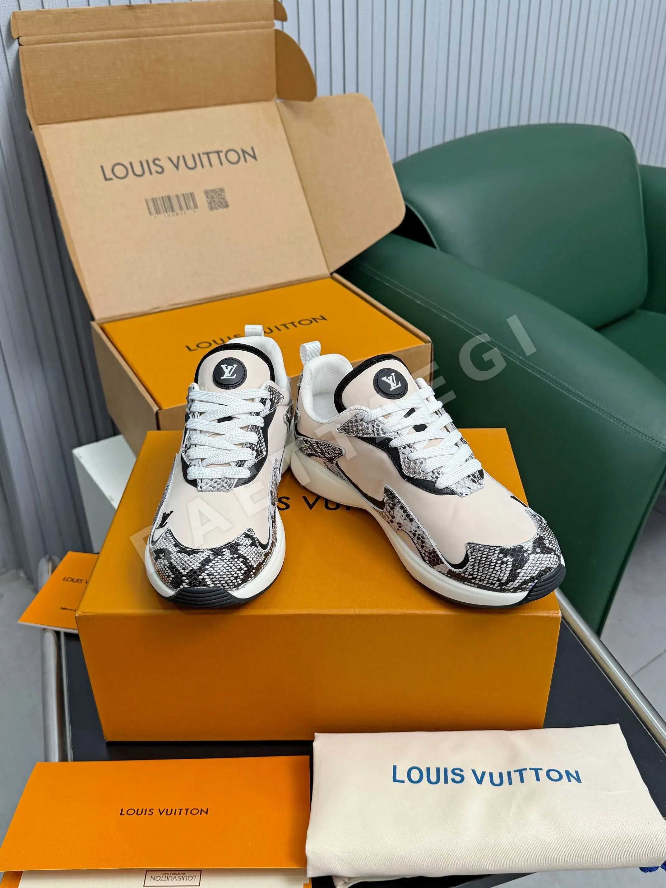 루이비통 LV 드롭 300 (LV Drop 300) 스니커즈 상세 이미지 5