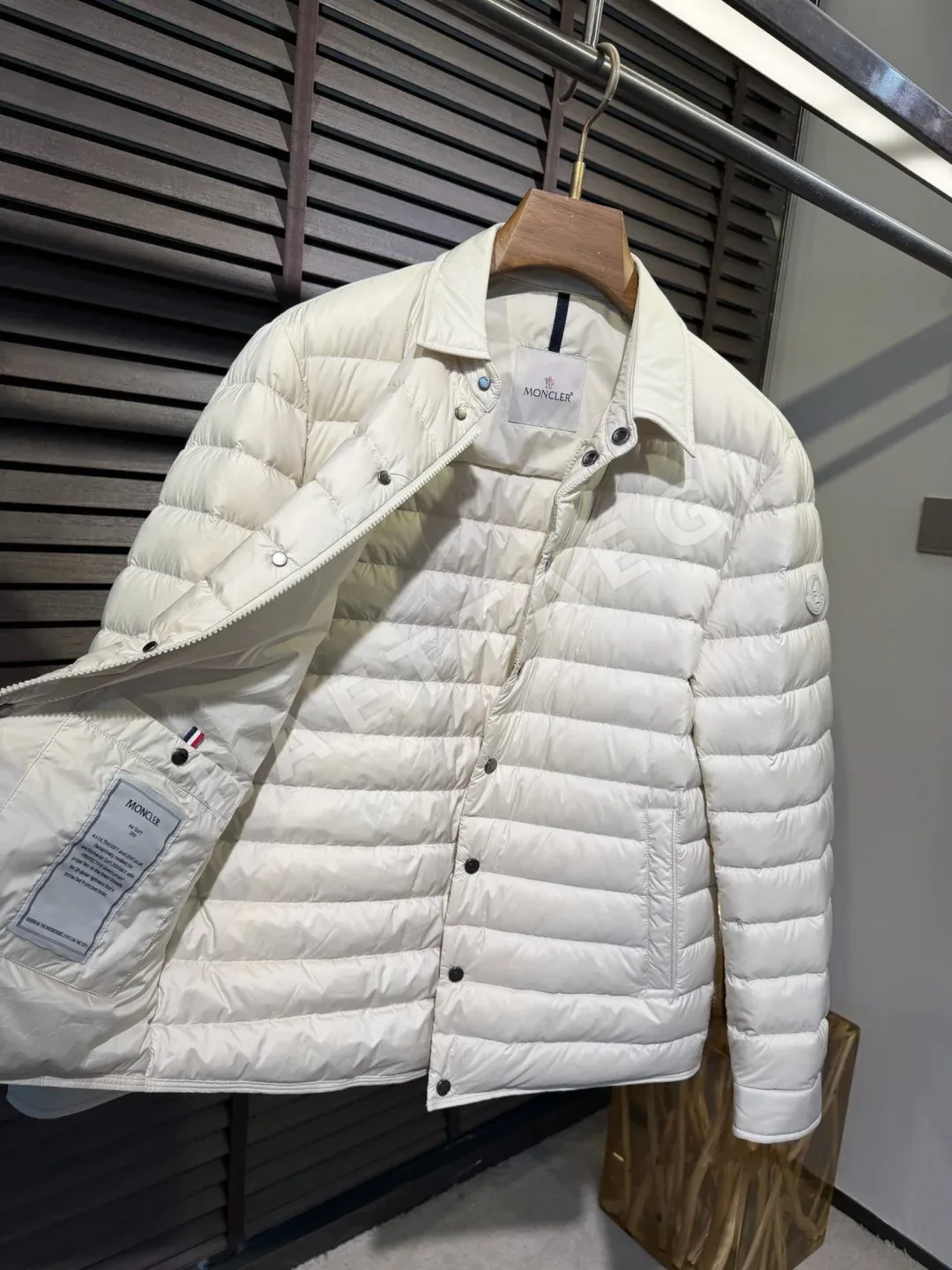 몽클레르 부르동 다운 셔츠 자켓 M6502 상세 이미지 8