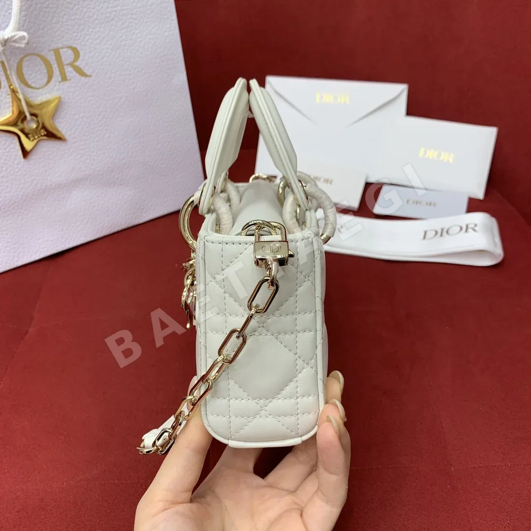 디올 레이디 미니 램스킨 가방 상세 이미지 5
