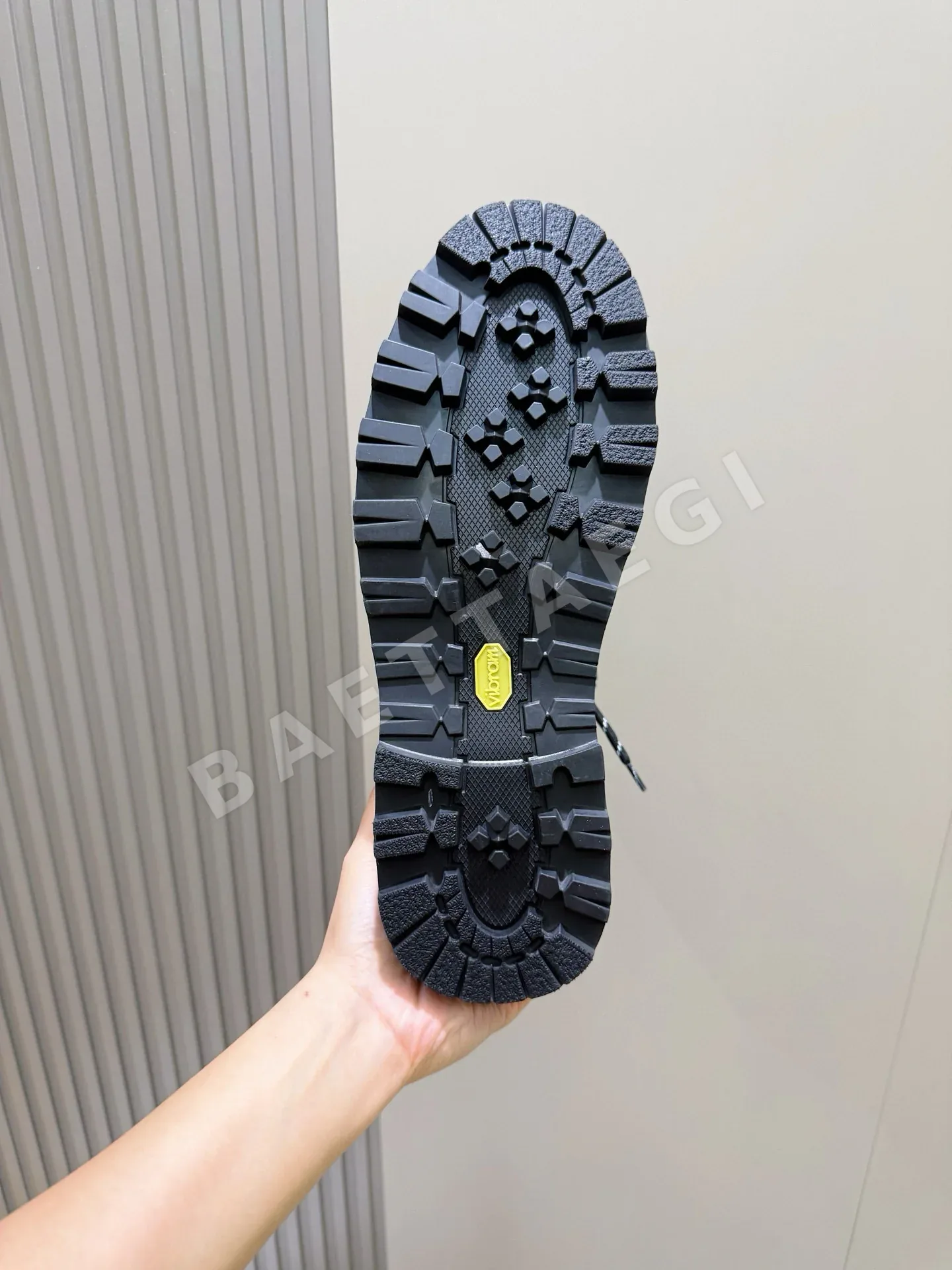 몽클레르 부츠 남성 가죽 하이탑 상세 이미지 9