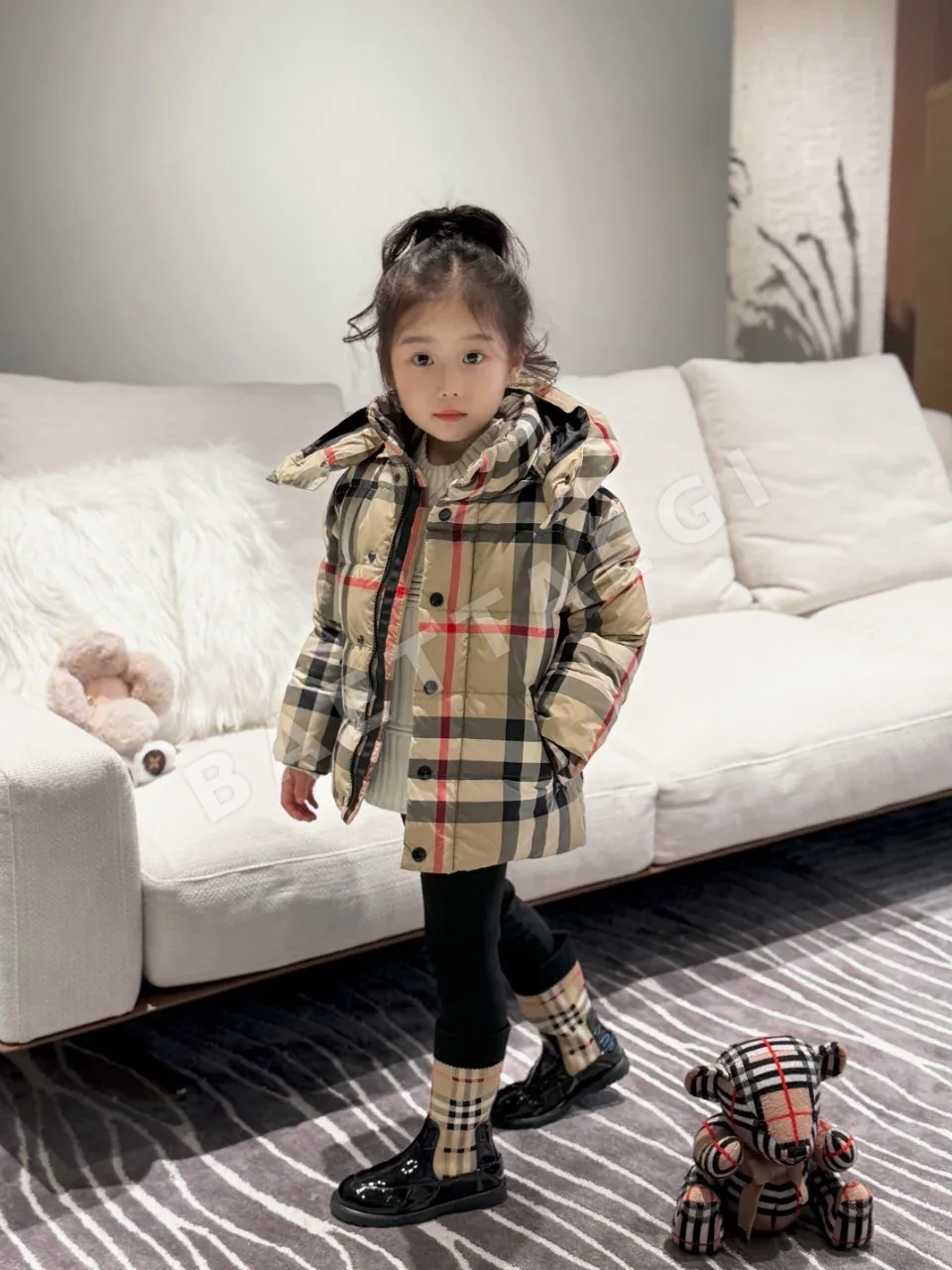버버리 클래식 체크 화이트 덕다운 키즈 패딩 재킷 상세 이미지 8
