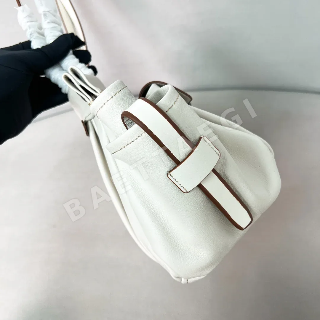 프라다 루트 레트로 미디엄 토트백 1BG645 상세 이미지 3