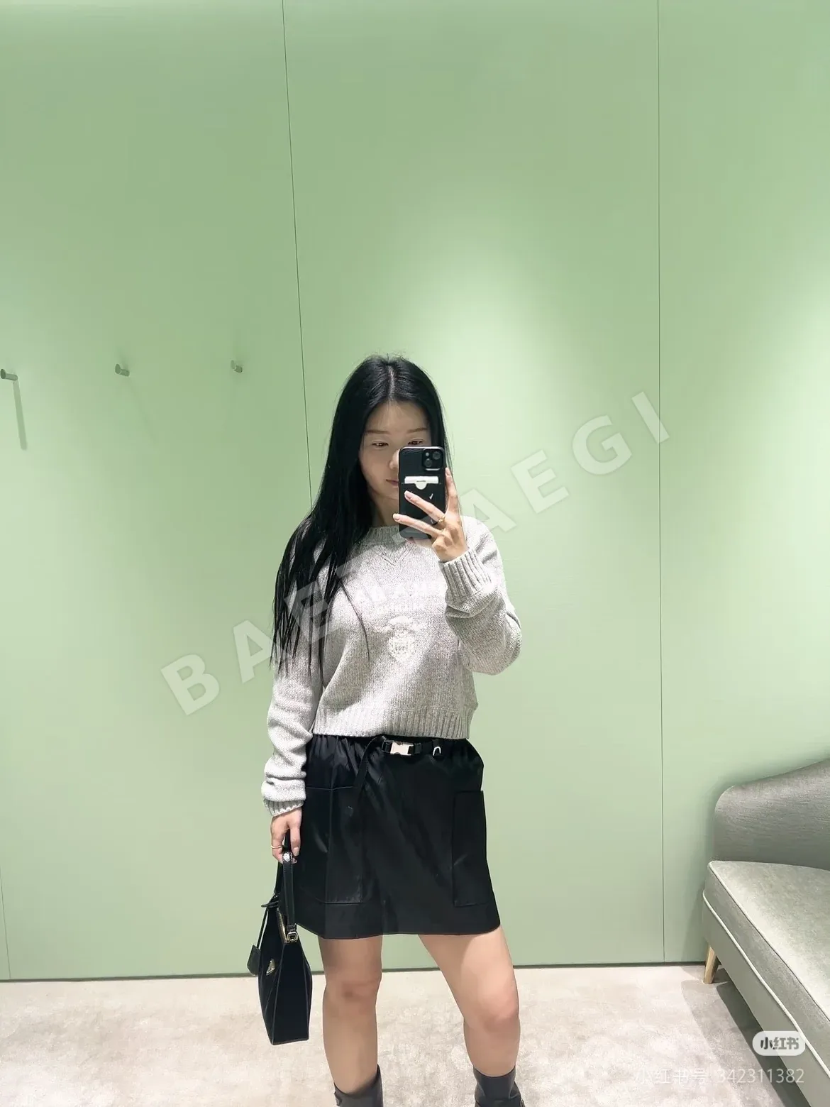 프라다 로고 자수 포켓 코튼 카라 반팔 티셔츠 상세 이미지 8