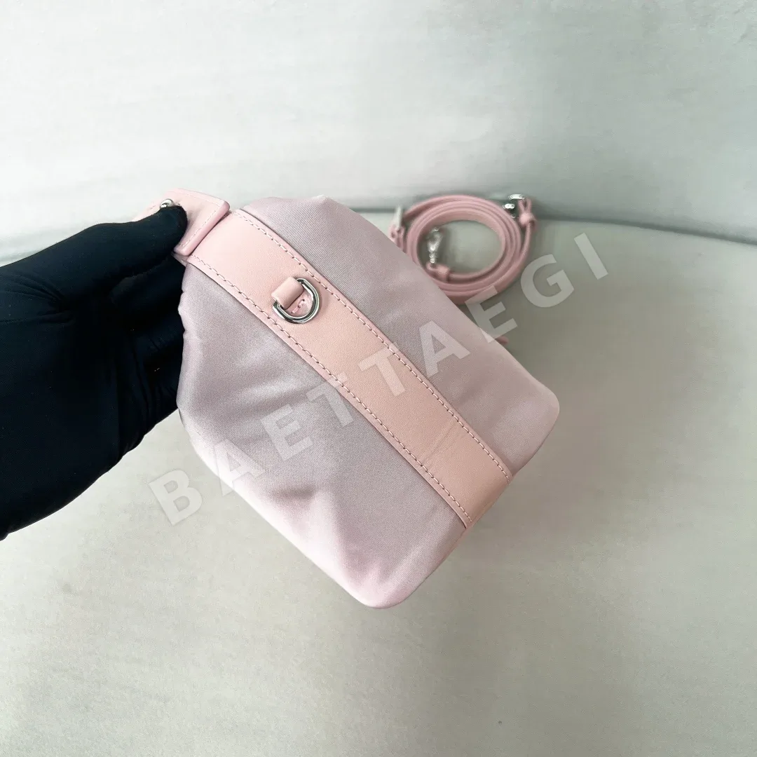 프라다 나일론 런치박스 가방 1BC302 상세 이미지 3