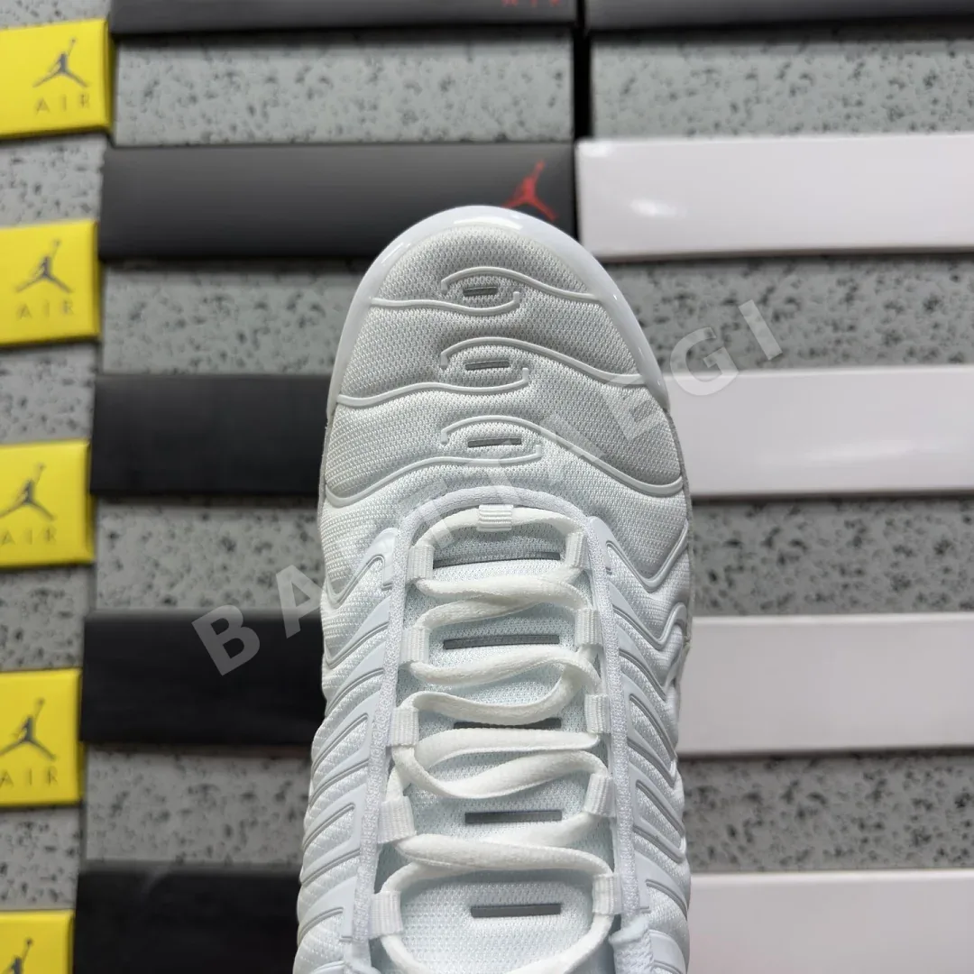 나이키 [TK] 에어 맥스 플러스 DA1472-100 201977 Nike Air Max Plus Supreme White 상세 이미지 2
