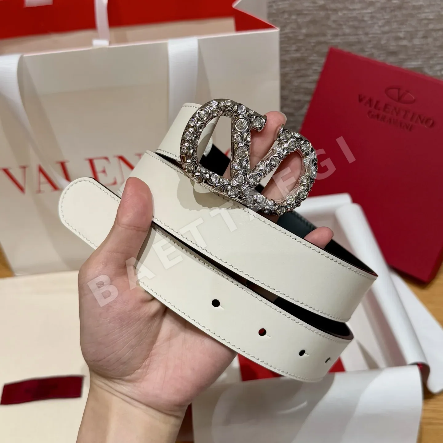 발렌티노 소가죽 양면 금속장식 벨트 상세 이미지 2
