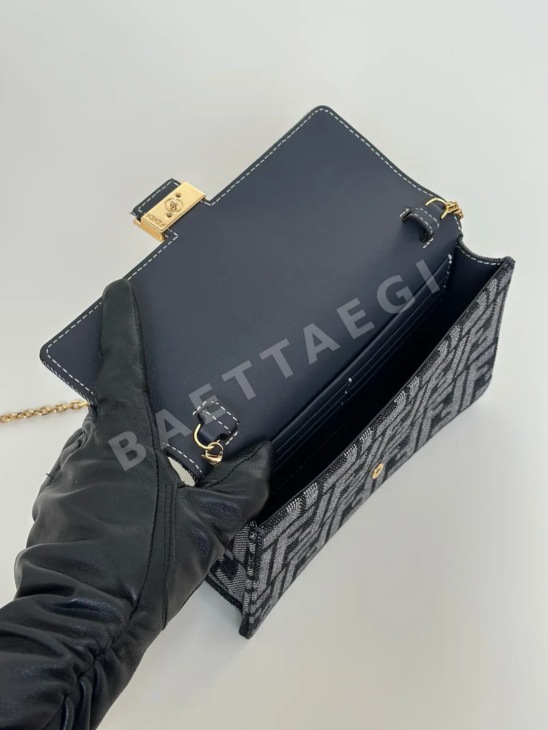 펜디 바게트 체인월렛 가방 8638C 상세 이미지 9