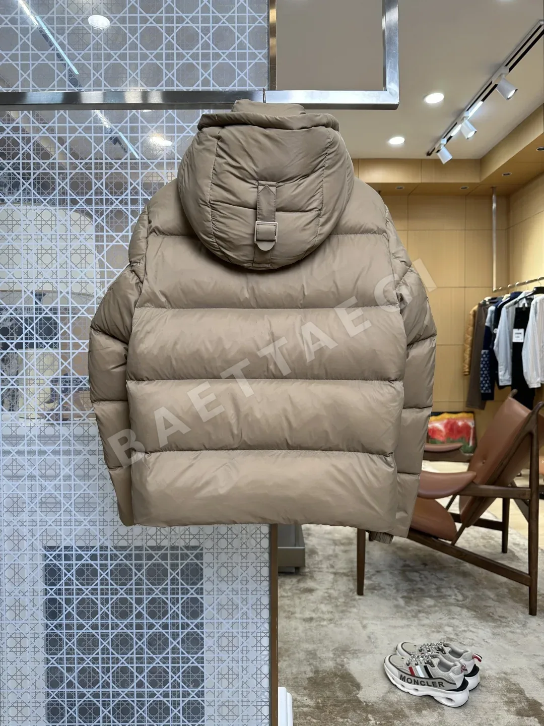 버버리 가죽 라벨 나일론 남성 패딩 상세 이미지 2