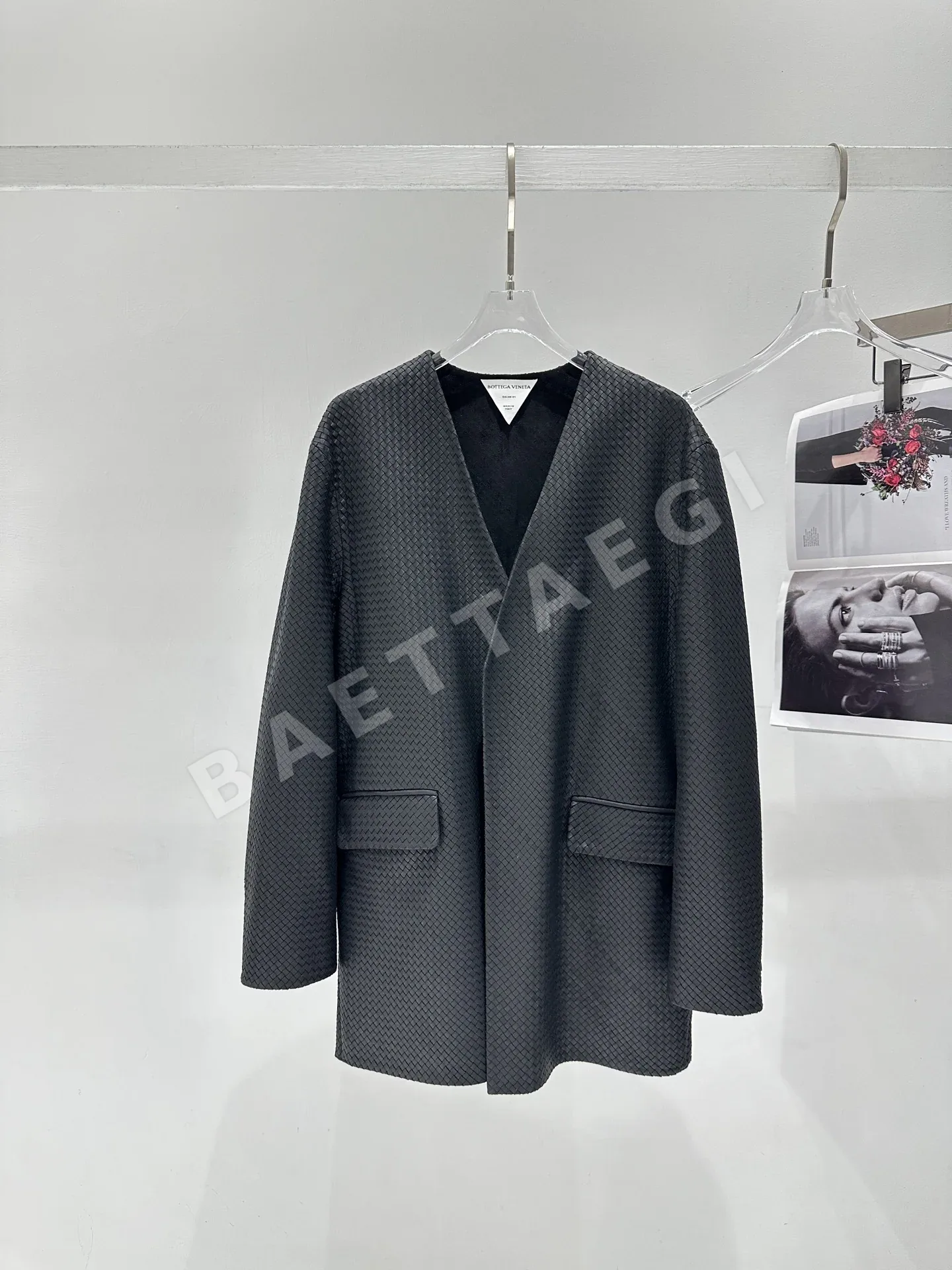 보테가베네타 램스킨 오프숄더 여성 자켓 상세 이미지 3