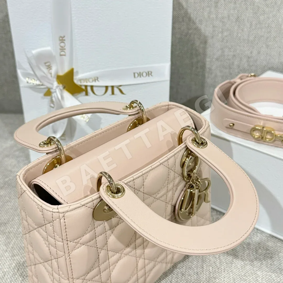 디올 CD-4칸 양털 화장 파우더 가방 상세 이미지 8