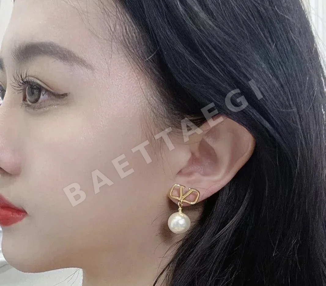 발렌티노 진주 드롭 귀걸이 상세 이미지 3