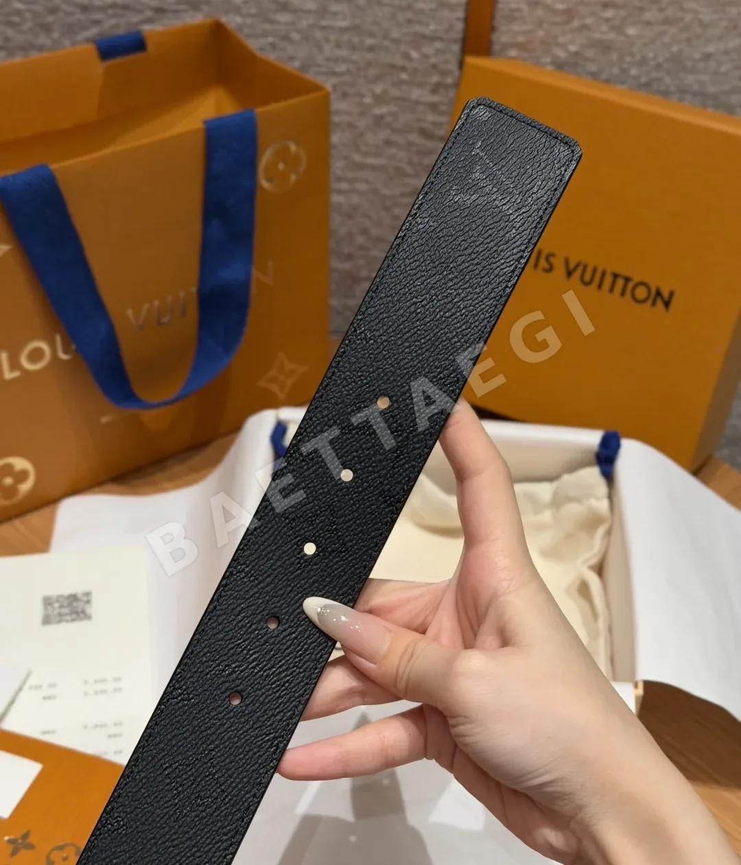 루이비통 이니셜 모노그램 미드나이트 40mm 리버시블 벨트 상세 이미지 8