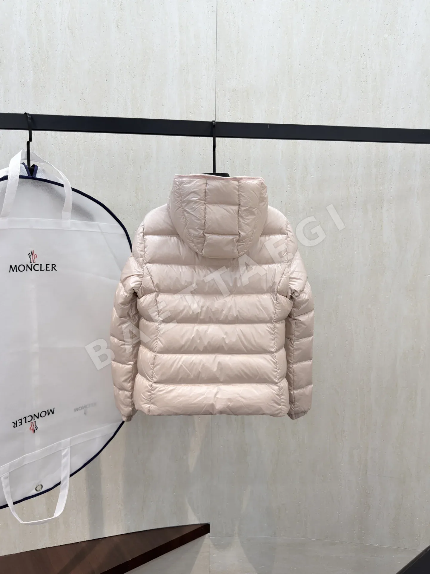 몽클레르 글레스 쇼트 다운 재킷 상세 이미지 8