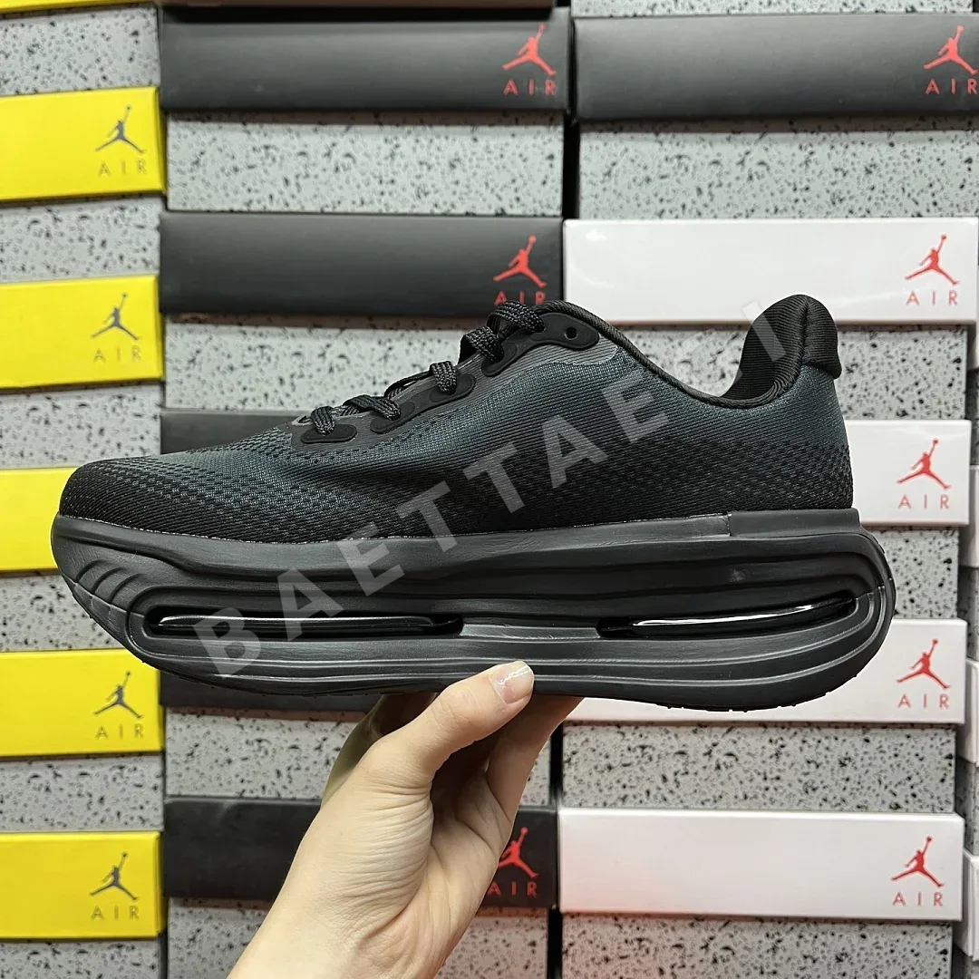 나이키 [CG] 보메로 프리미엄 IQ0627-001 201999 Nike Vomero Premium Black Mini Chrome Swoosh 상세 이미지 9