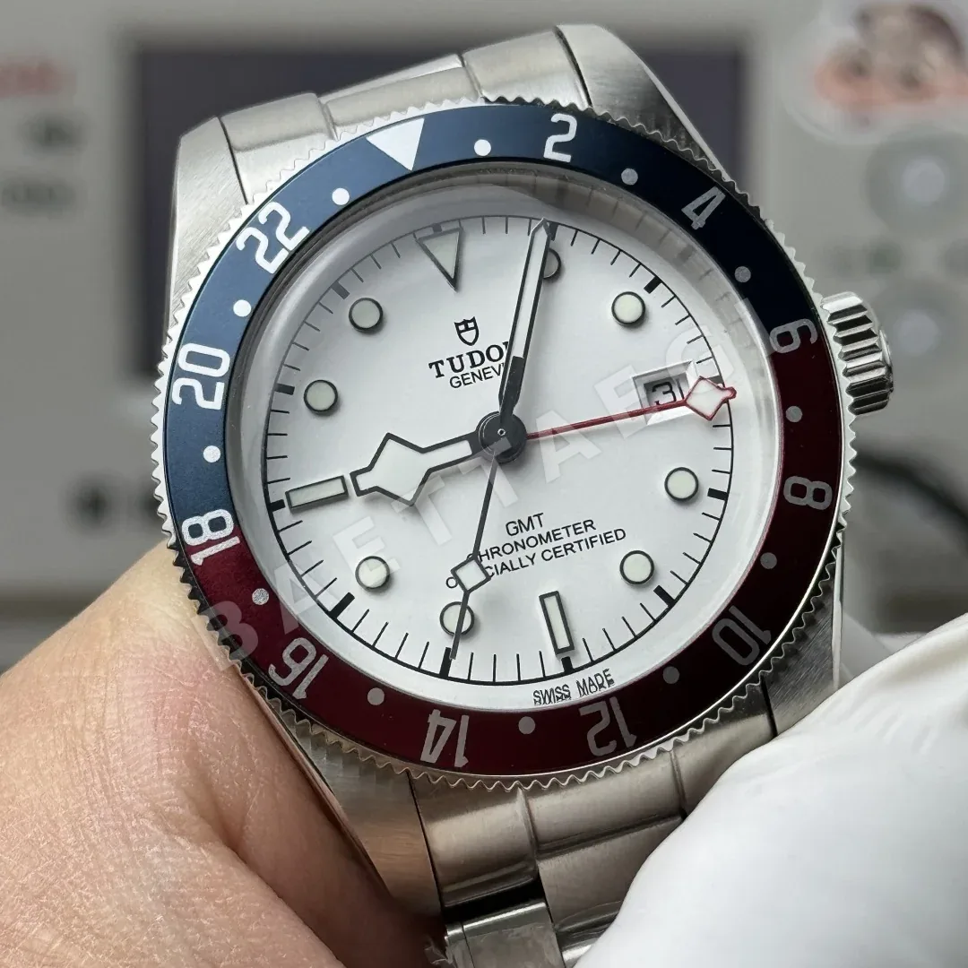 튜더 블랙베이 GMT 코크 베젤 남성 시계 상세 이미지 2
