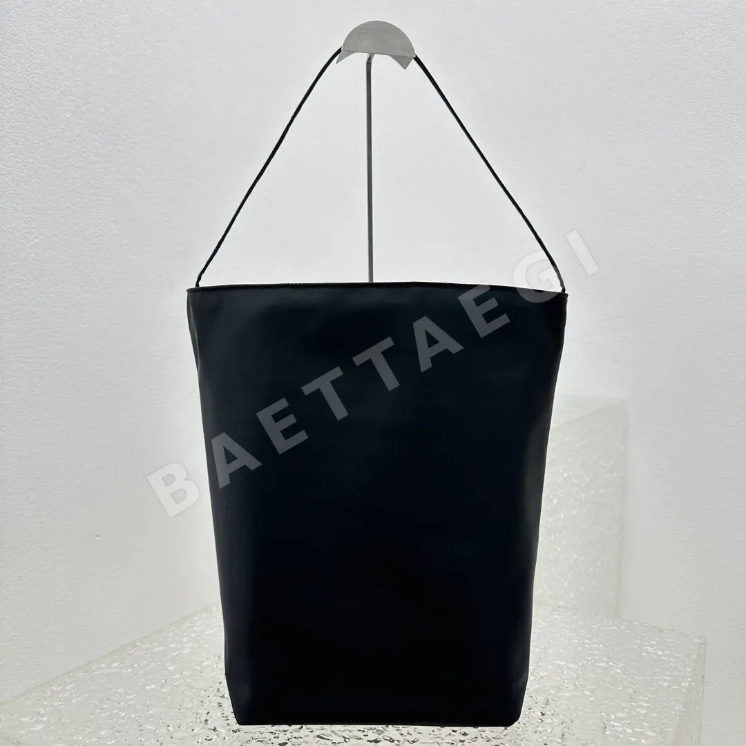 더로우 나일론 버킷 토트백 상세 이미지 3