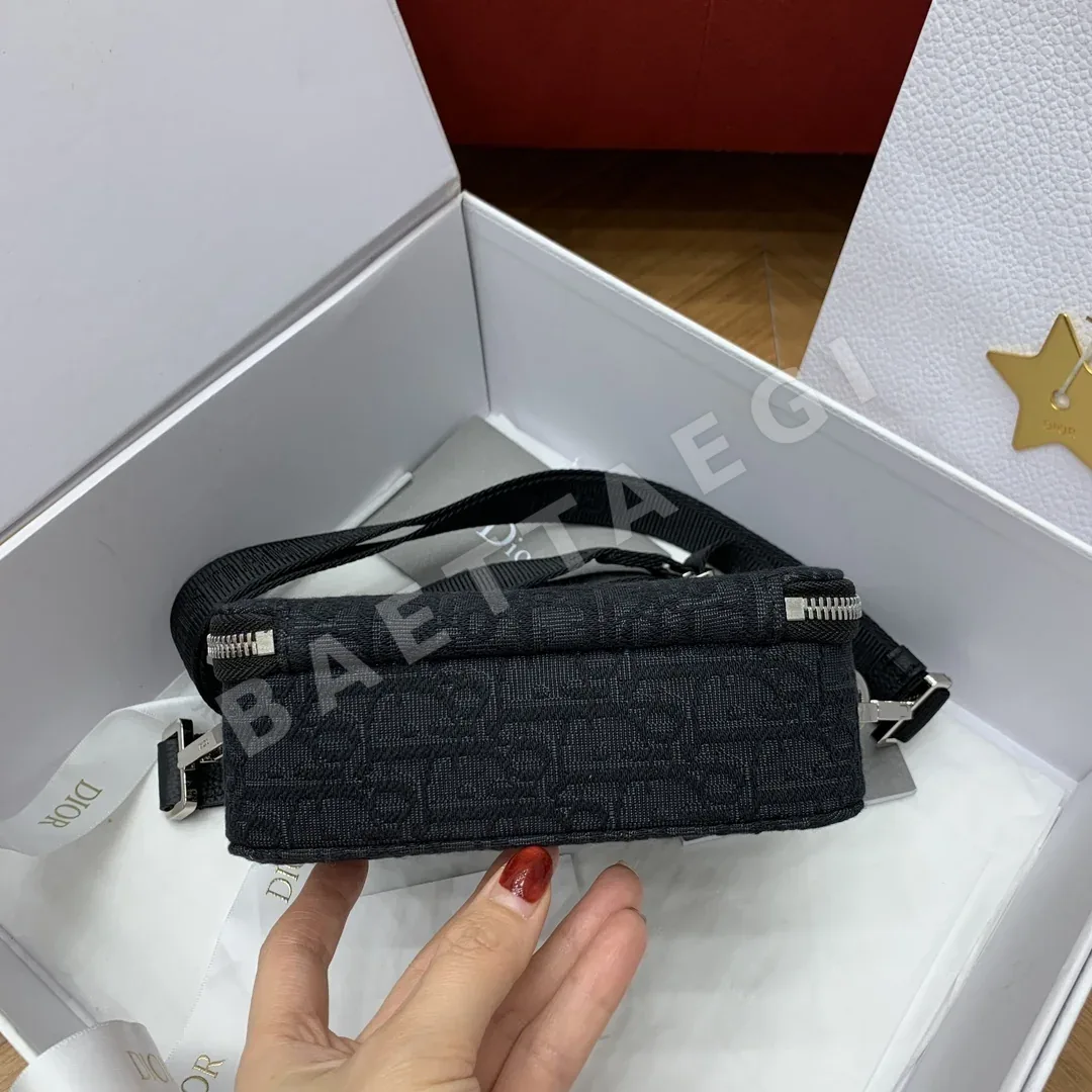 디올 오블리크 모노그램 카메라백 상세 이미지 3