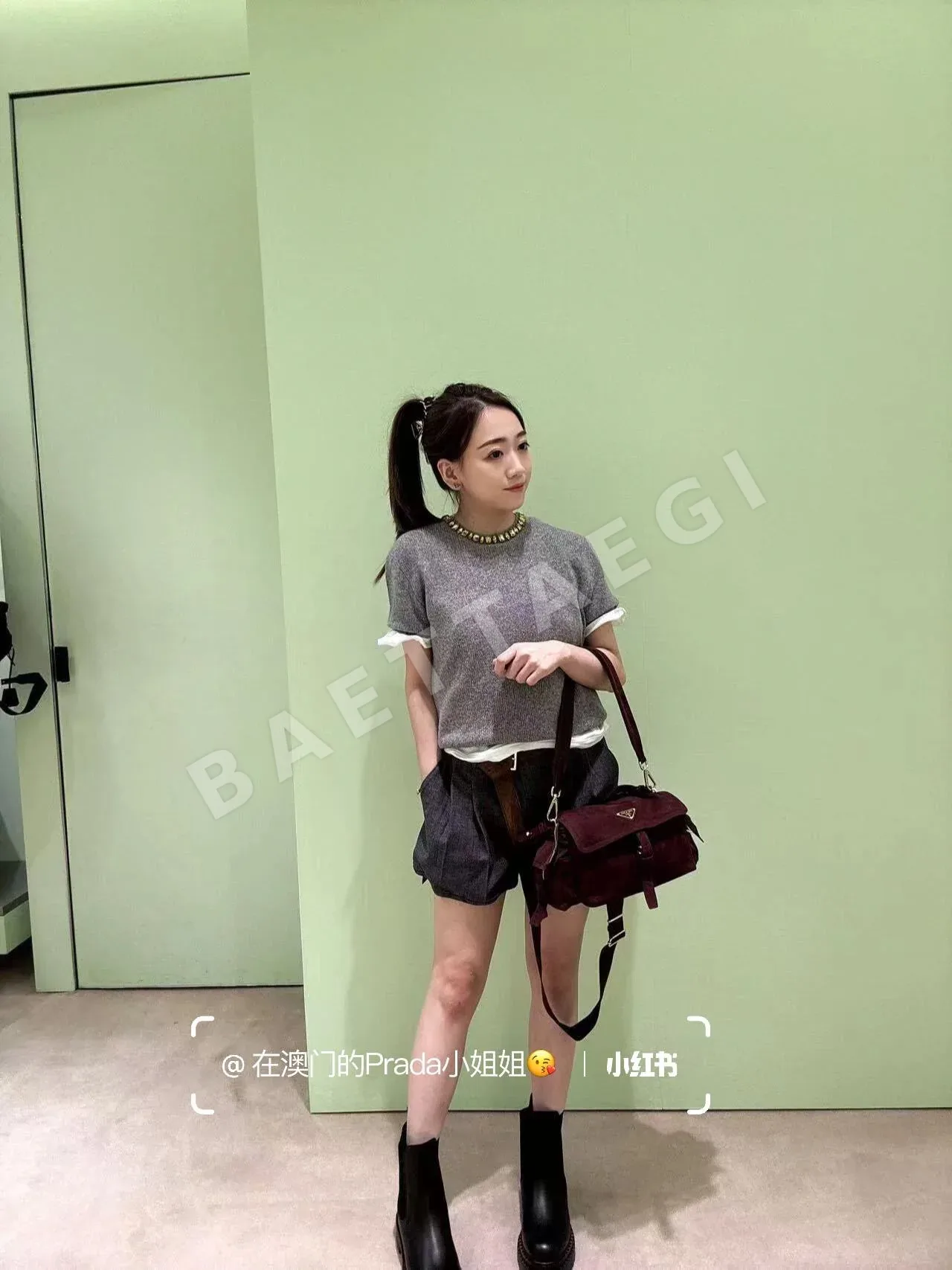 프라다 큐빅 장식 캐시미어 혼방 카라 반팔 티셔츠 상세 이미지 4