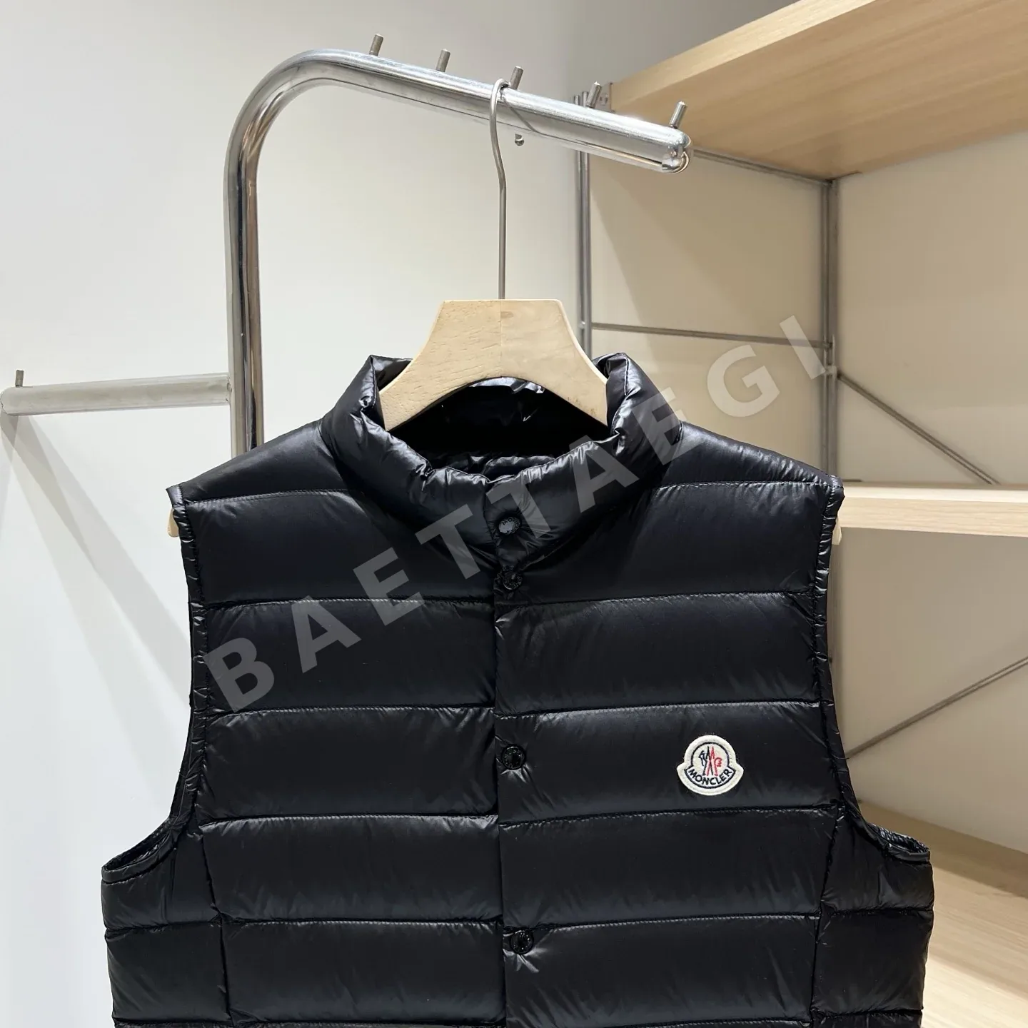 몽클레르 리안 다운 스탠드 카라 여성 조끼 상세 이미지 2