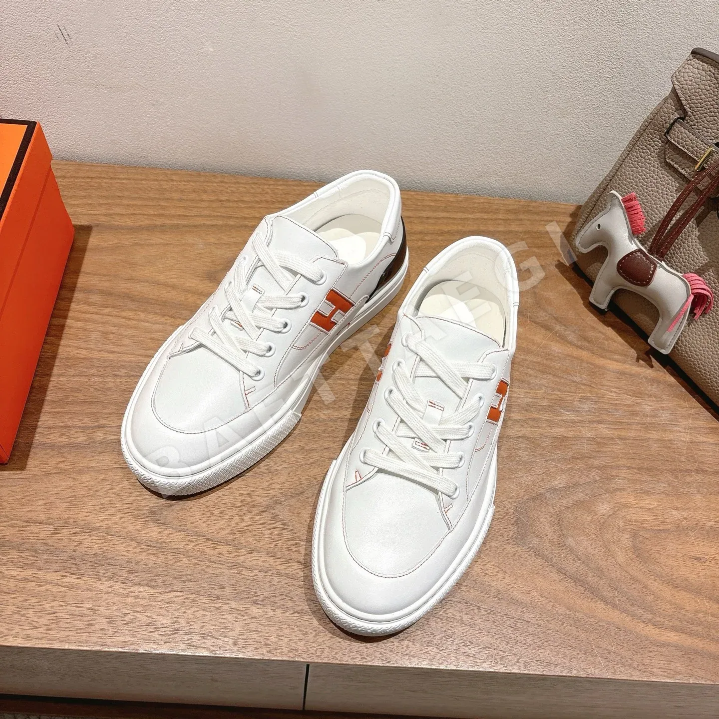 에르메스 딥 스니커즈 상세 이미지 2