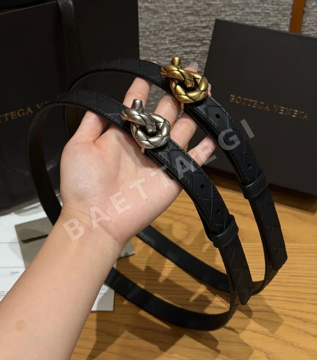 보테가베네타 인트레치아토 카프스킨 벨트 상세 이미지 7