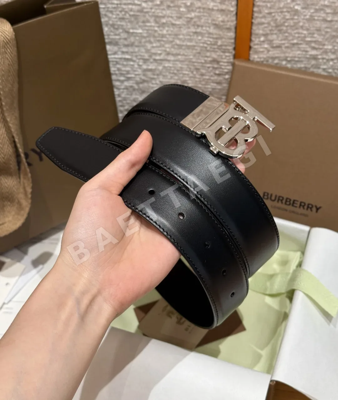버버리 TB 로고 송아지가죽 벨트 35MM 상세 이미지 2