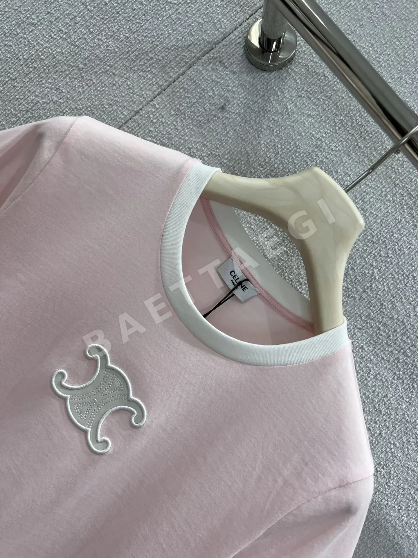셀린느 자수 크롭 오버핏 슬림핏 반팔 티셔츠 상세 이미지 3