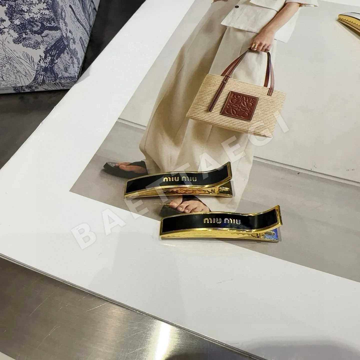 미우미우 레터 프린트 미니 사이드 클립 헤어악세 상세 이미지 2