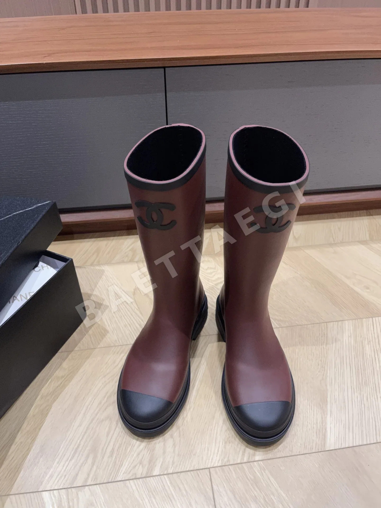 샤넬 심리스 레인부츠 85232
