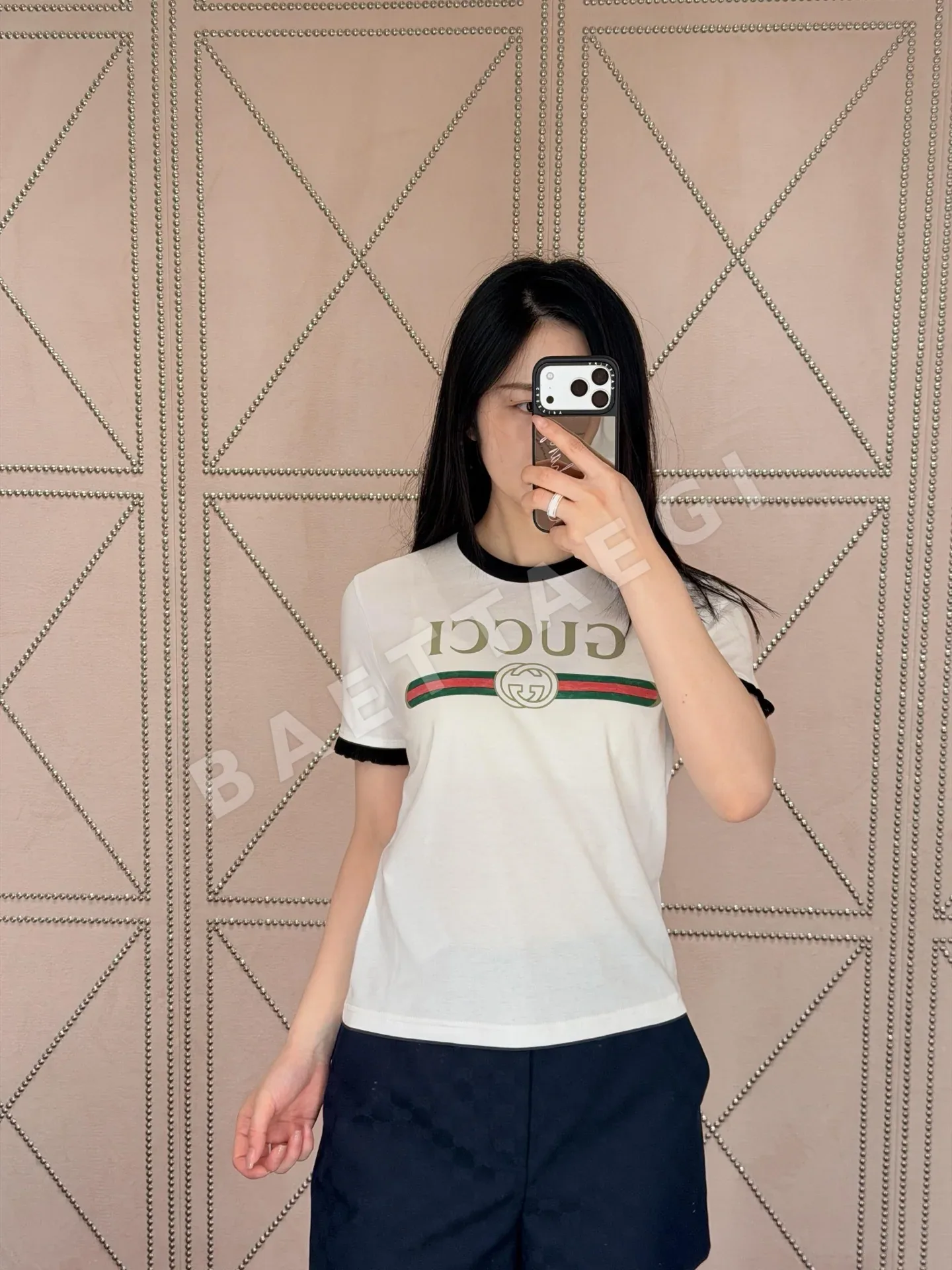 구찌 여성 프린트 프릴 크루넥 반팔 티셔츠 레플리카 상세 이미지 7